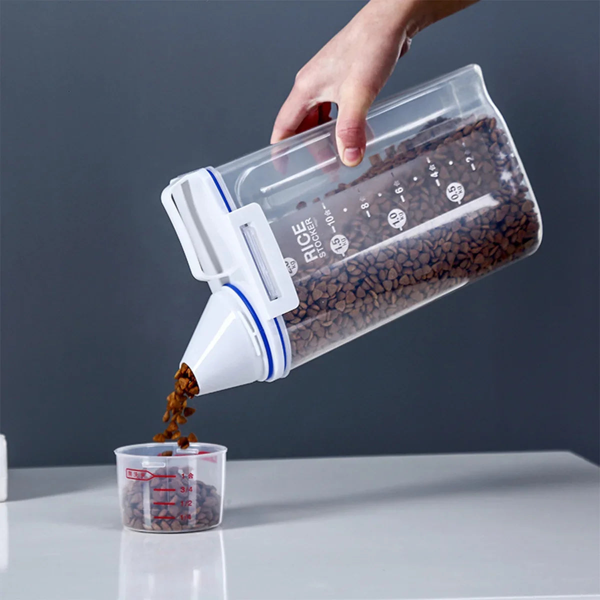 2kg Dog/Cat Food Plastic Storage Tank with Measuring Cup Container